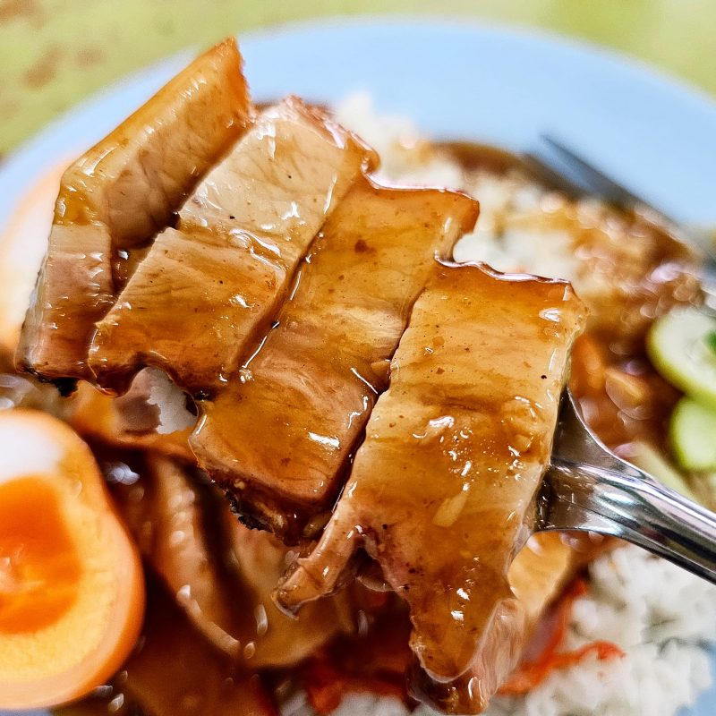 2026年曼谷米其林必比登推介｜100泰銖以下十大平價美食指南 | 泰式米粉湯、卷粉、海南雞飯、粥、叉燒飯