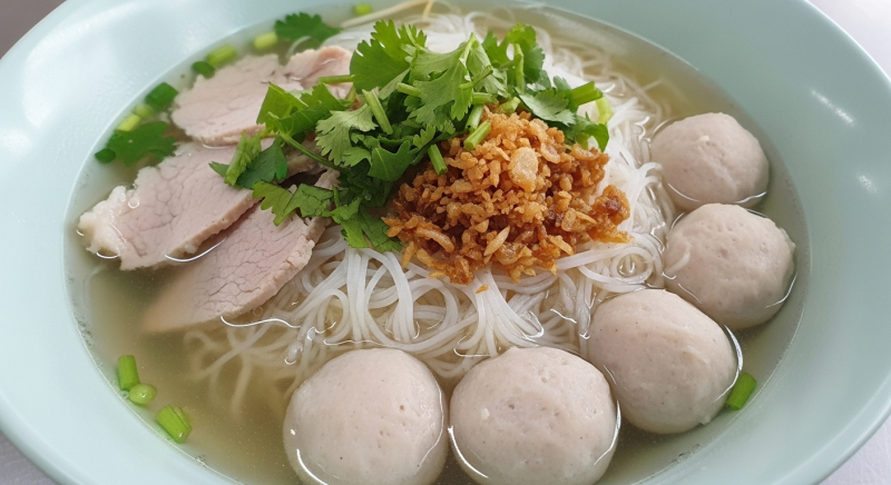 Pork Noodle Soup Recipe | Guay Teow Moo (ก๋วยเตี๋ยวหมู) – Authentic Thai Street Food at Home