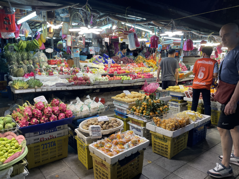 Cheap Fruits to Find at Huai Khwang Wet Market, Bangkok | Local Fruit Prices & Guide | Starting from 20 THB | Durian+Mangosteen+Mango